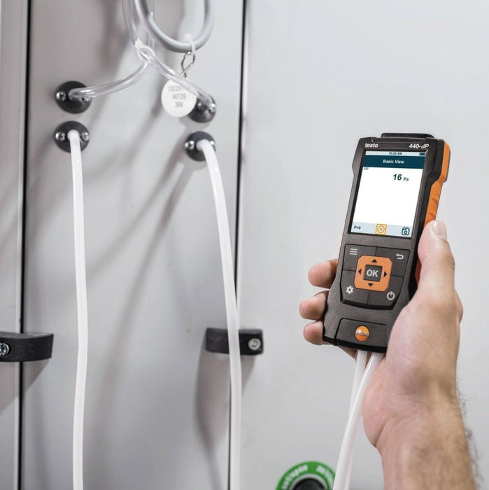 Testo 440 dP : Air Velocity and IAQ Measuring Instrument